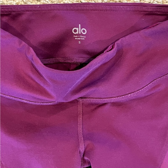 ALO | High Waist Purple Leggings Mesh size Small - Picture 3 of 5